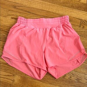 Lululemon Hotty Hot shorts 4”